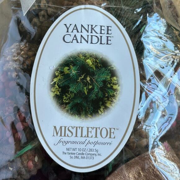Yankee Candle Mistletoe Potpourri Holiday Fragrance 10 oz Sealed Bag - Picture 4 of 7